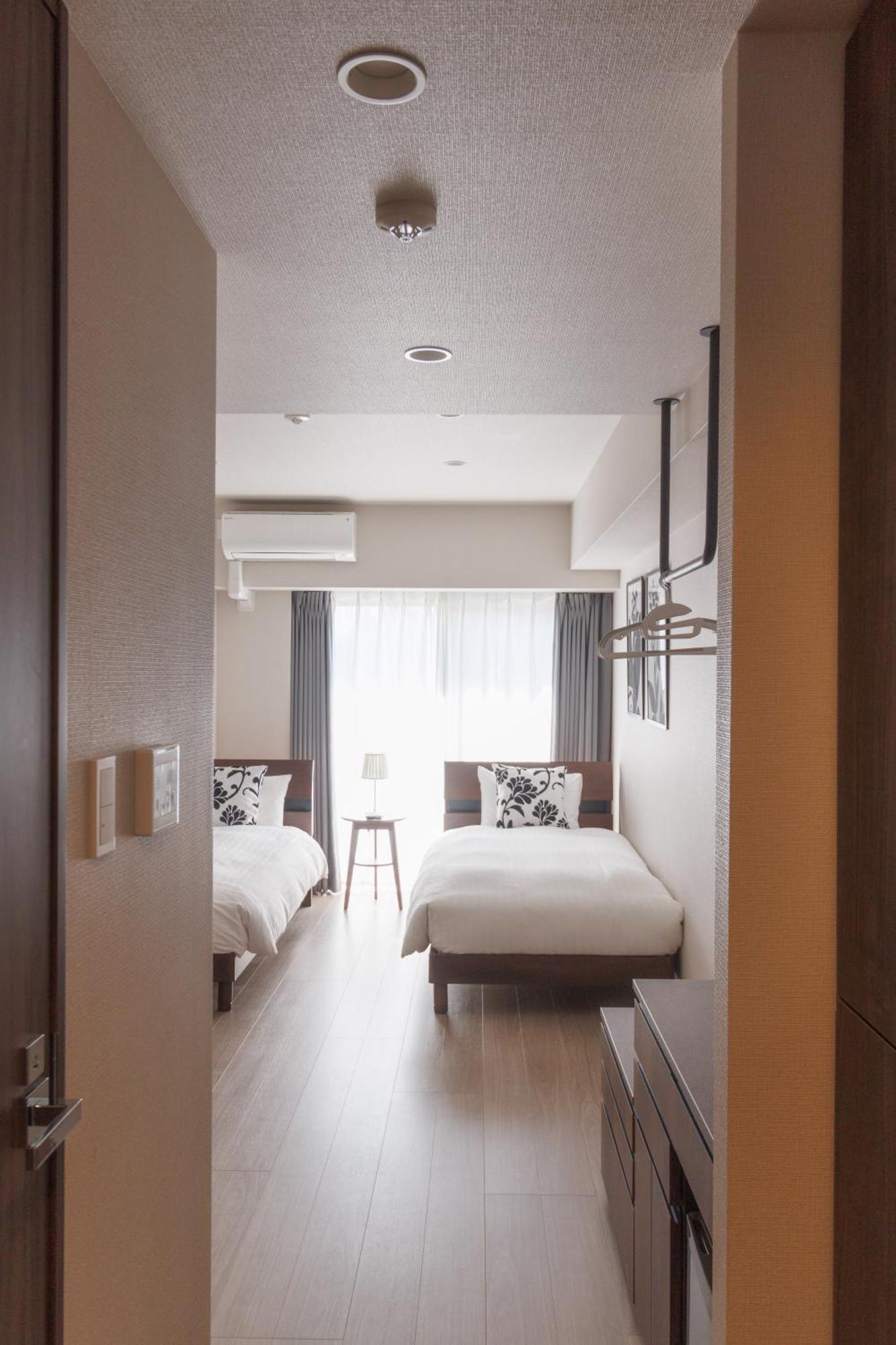 Lang Hotel亀戸 #亀戸駅徒歩4分 #ハロウィン #紅葉 #カメイドクロック近い #全館wifi #チェックアウトのみ清掃あり #清掃料込み #Netflixキット見放題 #アイロン貸出 #総武線 #ディズニー #サービスアパートメント #秋葉原附近酒店 Tokyo Luaran gambar